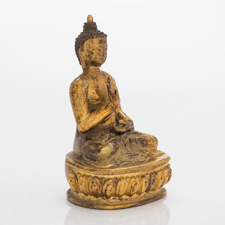 Skulptur, buddha, brännförgylld mässing, 1900-tal.