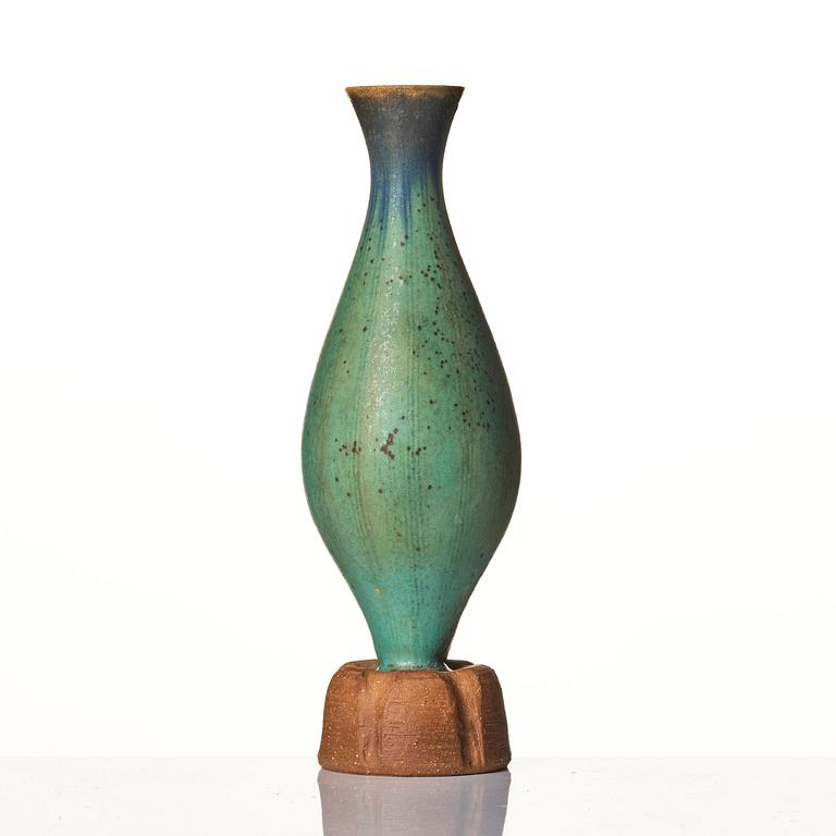 Wilhelm Kåge, a Farsta Spirea stoneware vase, Gustavsberg Studio 1957.