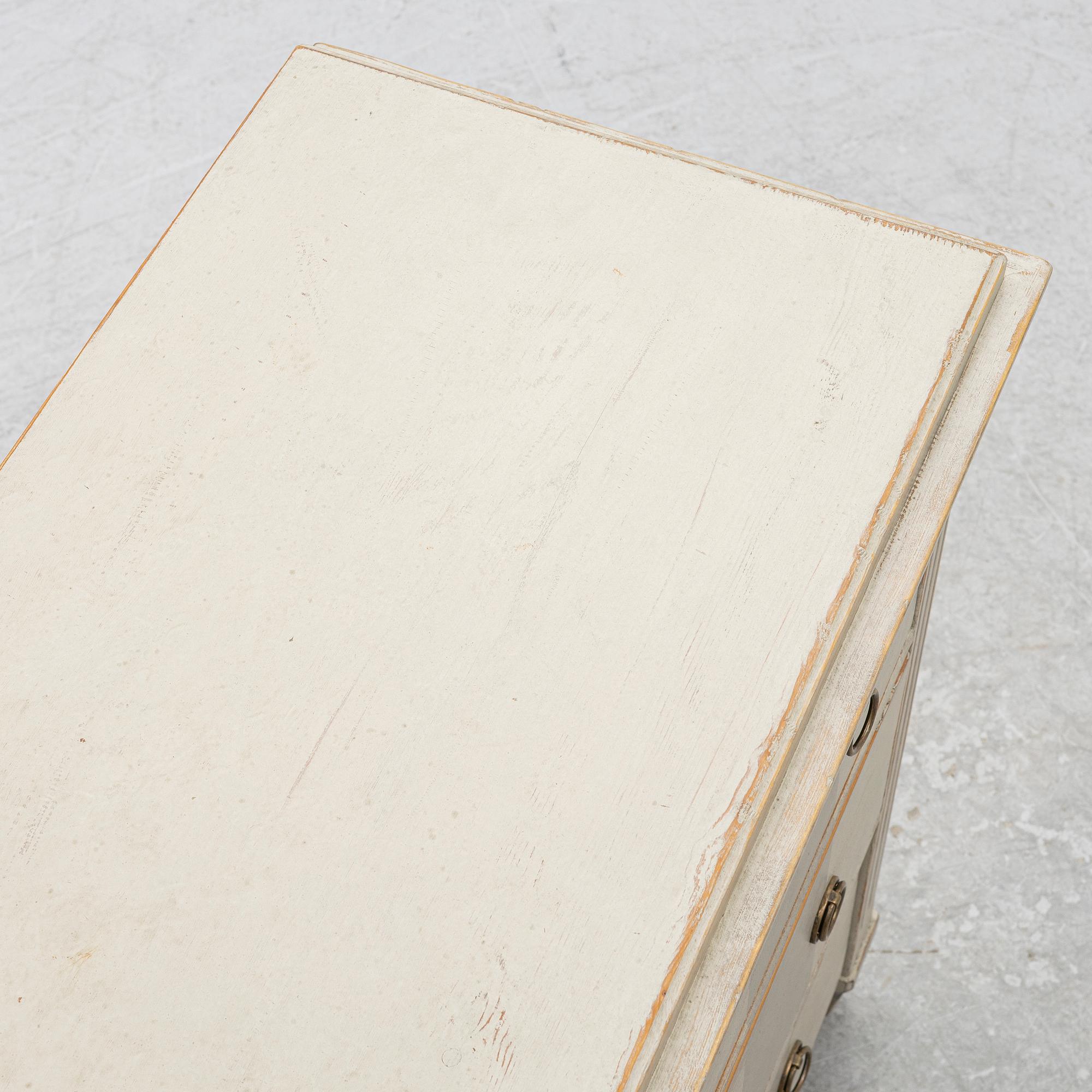 Chest of drawers, 20th century.