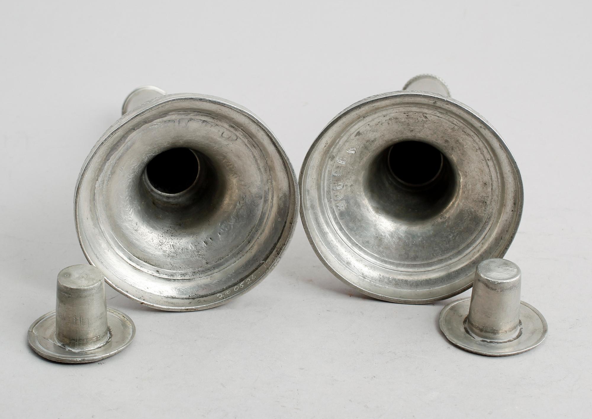 LJUSSTAKAR, 2 st, snarlika, tenn, Adolph Helledaij, Jönköping 1796/1799.