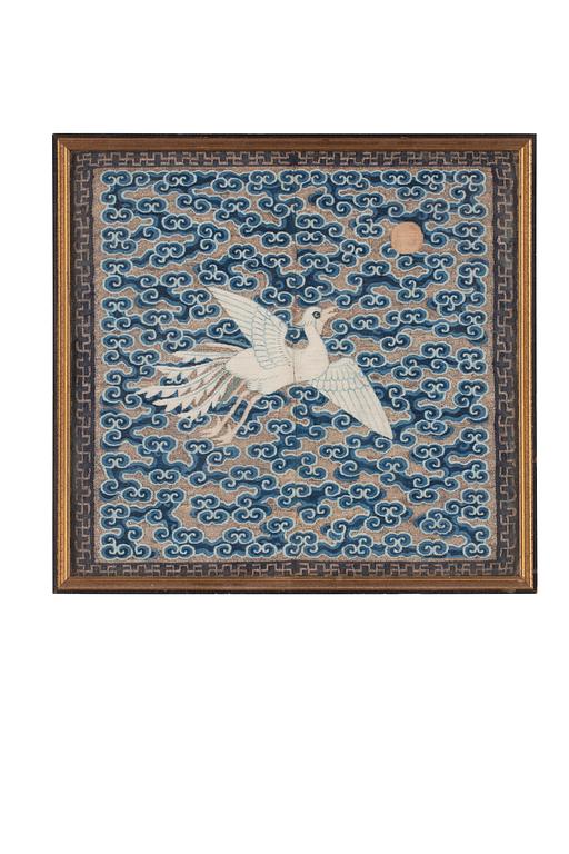 RANK BADGE, silk, a so called Buzi. 28 x 29,5 cm. Qing dynasty, China 19th century.