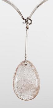 Vivianna Torun Bülow-Hübe, VIVIANNA TORUN BÜLOW HÜBE, halsring med två hängen, för Firma Georg Jensen,