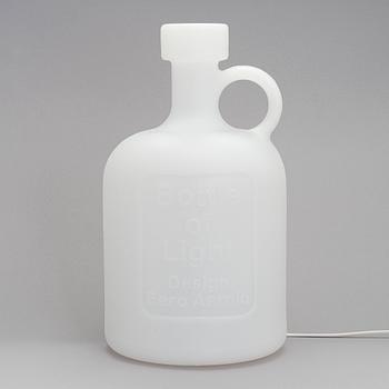 Eero Aarnio, pöytävalaisin "Bottle of Light" Melaja Oy, 2010.