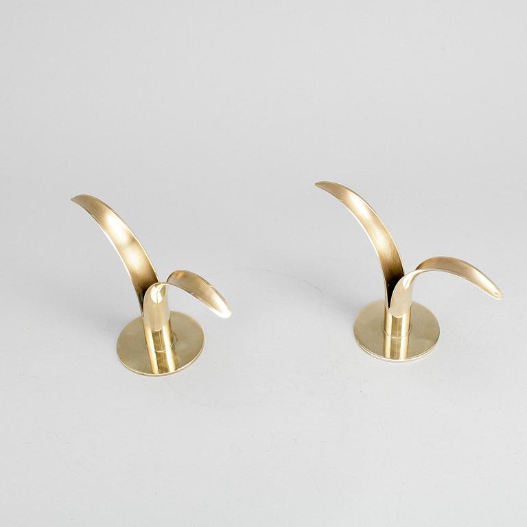 LJUSSTAKAR, 2 par, mässing, "Liljan", Ivar Ålenius Björk för Ystad-Metall, 1900-tal.