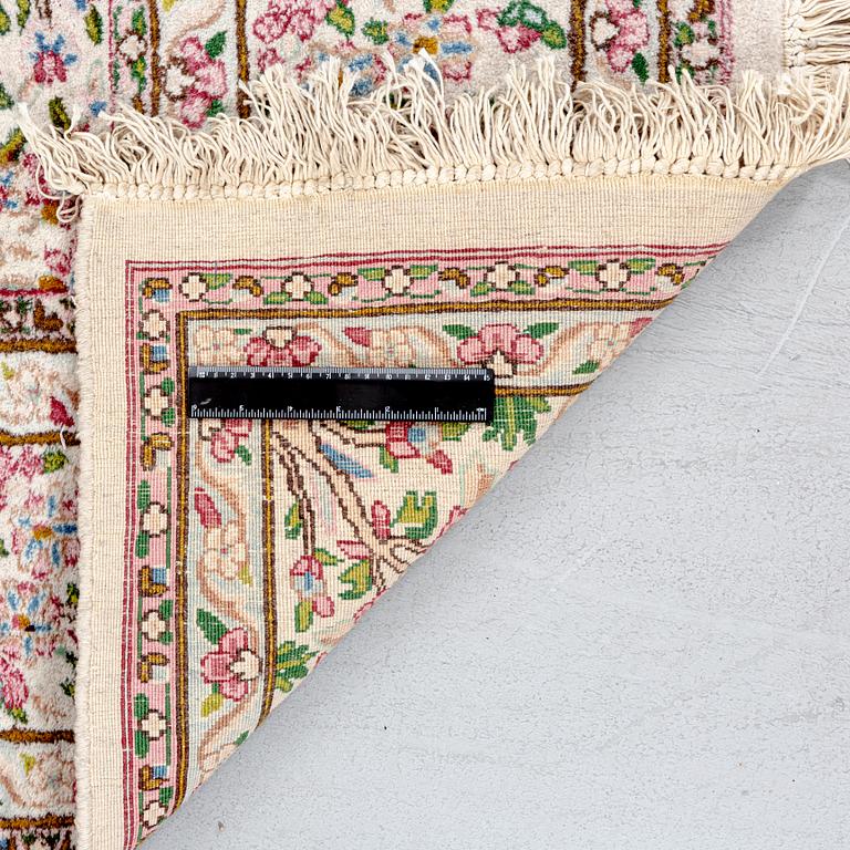 Matta old/semiantik Kirman ca 282x213 cm.