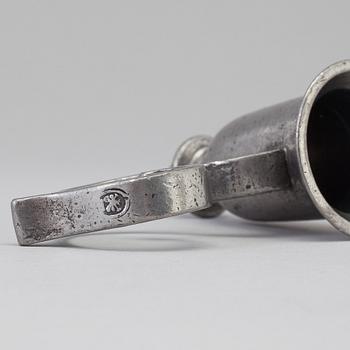 A PEWTER CANDLE SNUFFER, 18TH/19TH CENTURY.