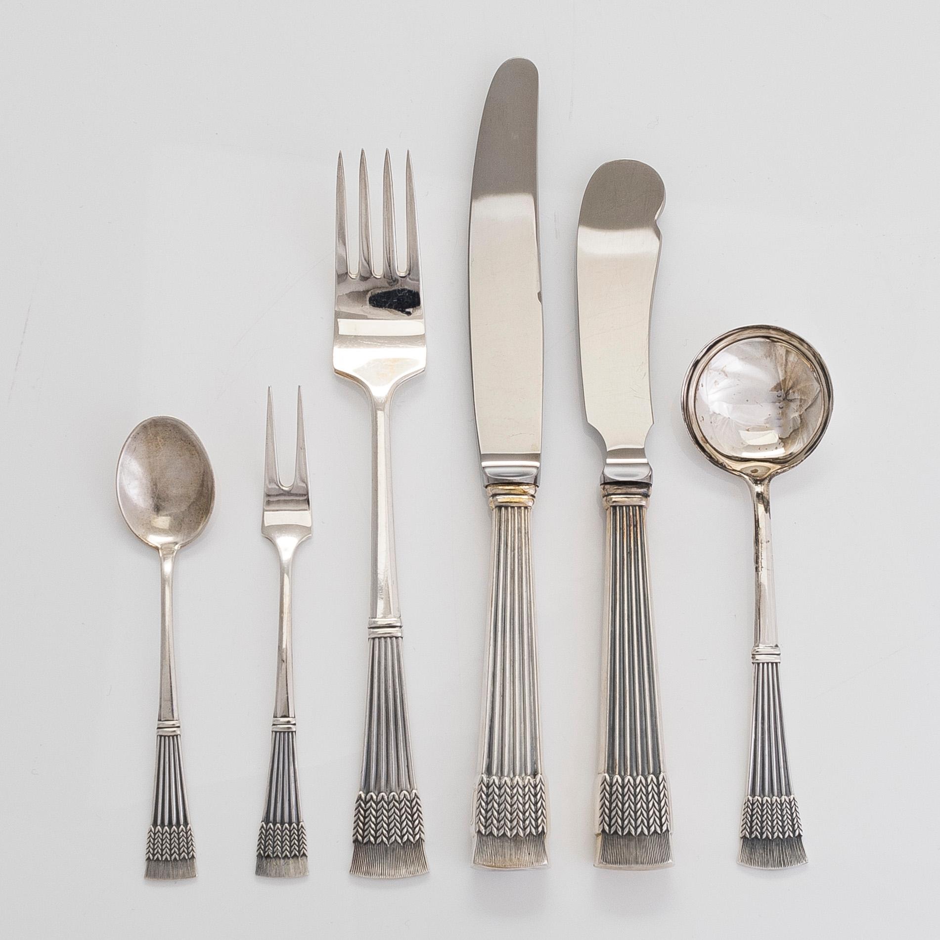 Mauno Honkanen, bestickuppsättning, 16 delar, silver, "Tähkä", Tillander, Helsingfors 1967-68.