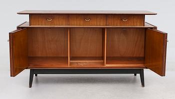 SIDEBOARD, England, 1900-talets andra hälft.