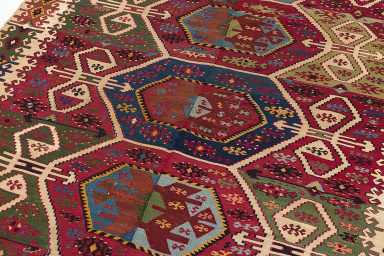 Antique Konya kilim, central Anatolia, c. 340 x 163 cm.