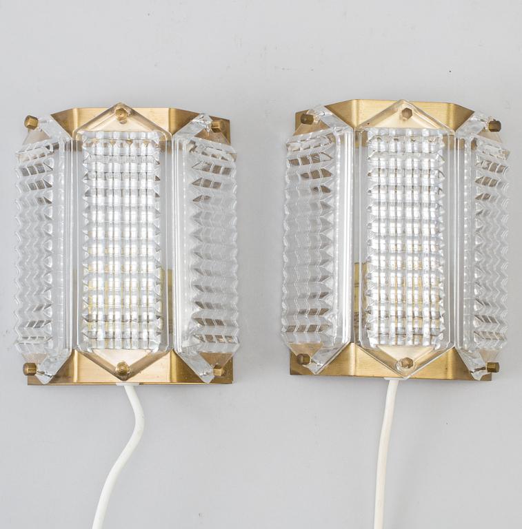 WIKTOR BERNDT, vägglampor, ett par, Swedish Crystal, 1970-tal.