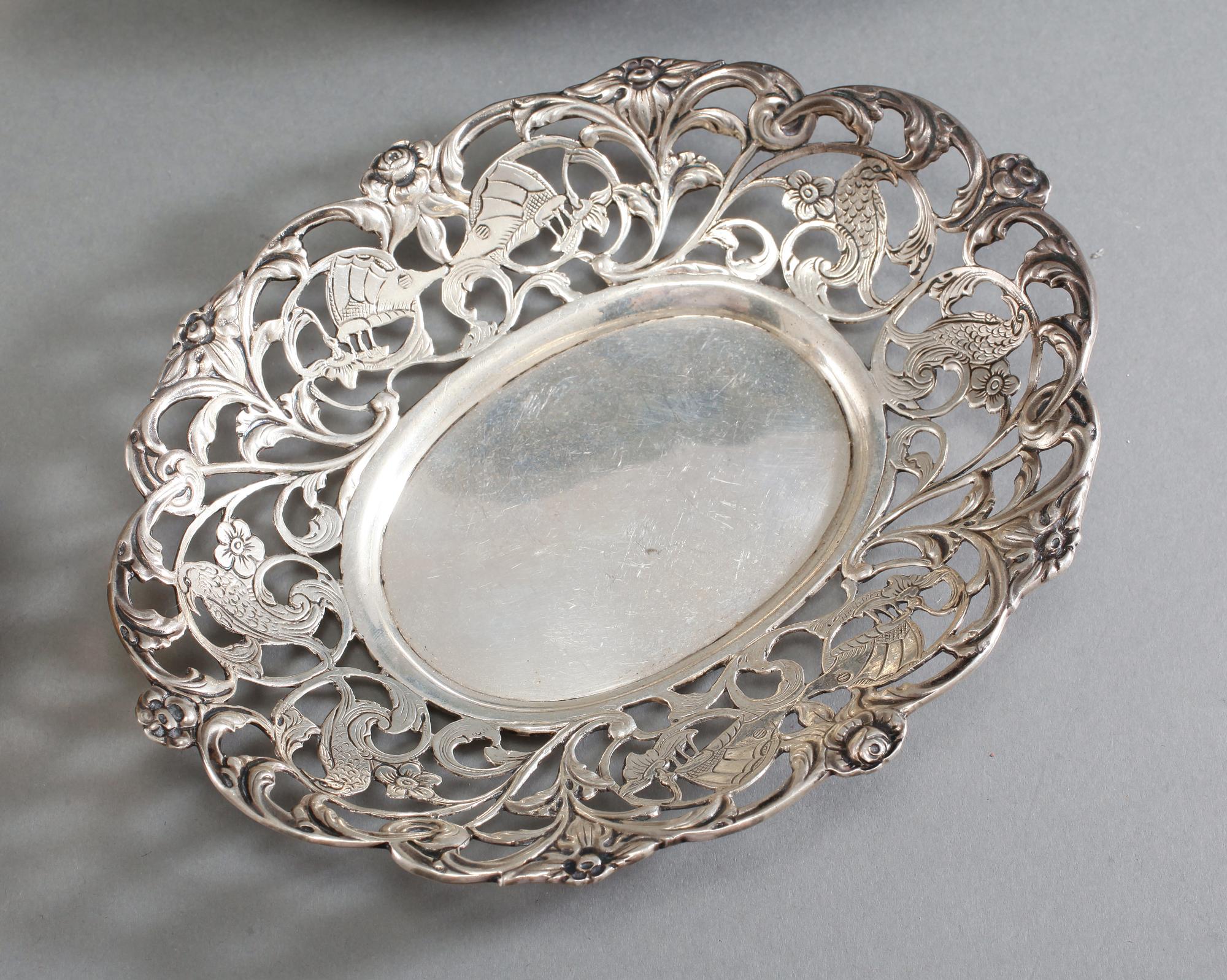 PARTI SILVER, 11 delar, mestadels Sverige, 1800-talets slut samt 1900-tal, vikt 1007 g.