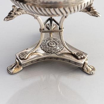 Johan Fredrik Björnstedt, sockerskålar, ett par, silver, samt en strösked, Stockholm 1818. Empire.