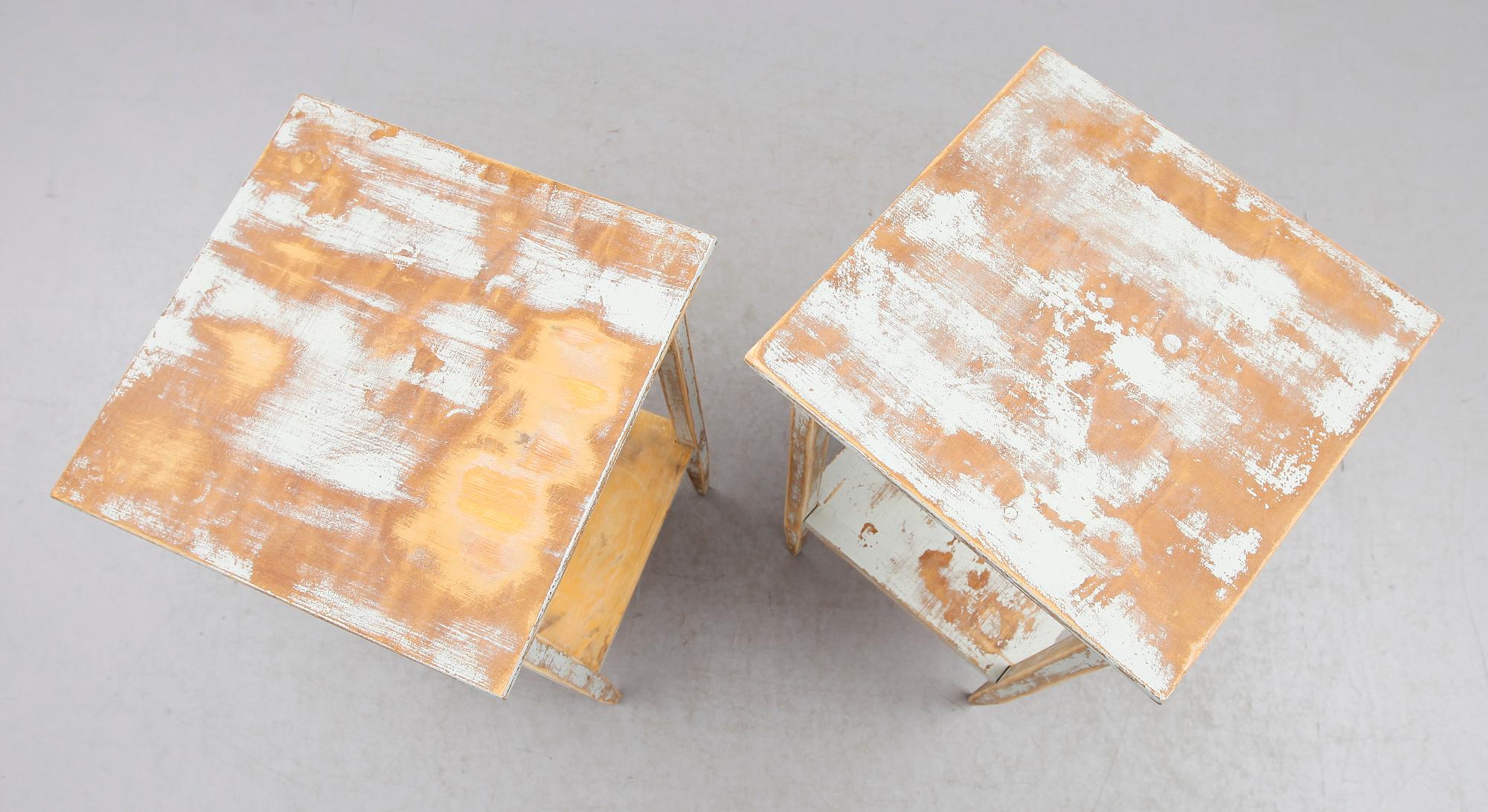 SÄNGBORD, 1 par, 1900-talets första hälft.