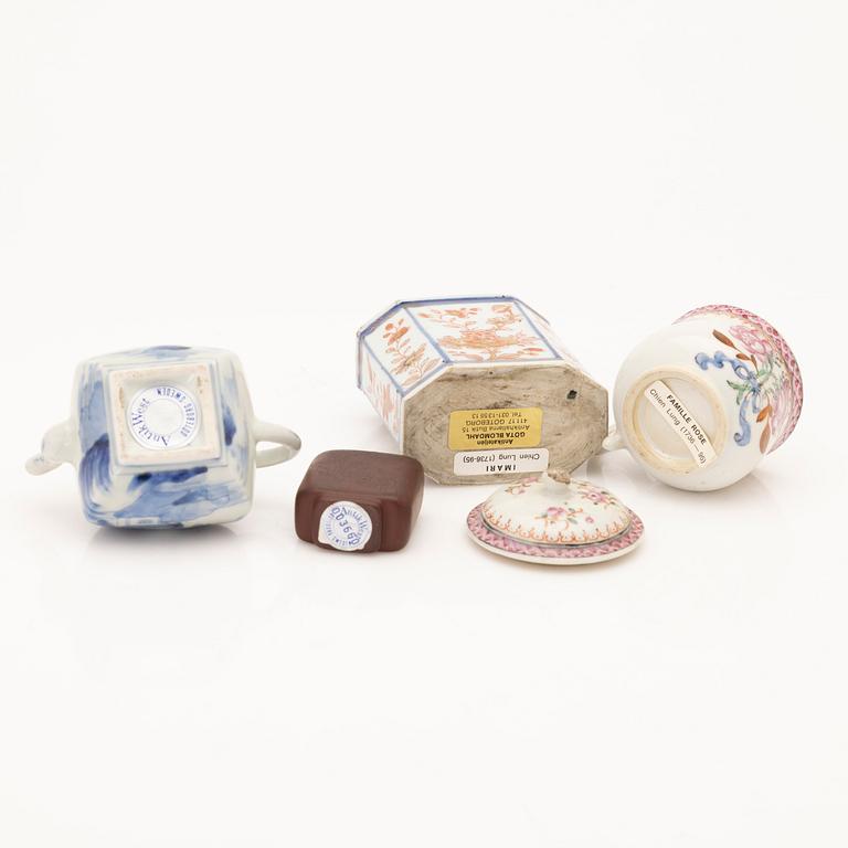 Lot of porcelain, 4 pieces, China, 18th/19th century.