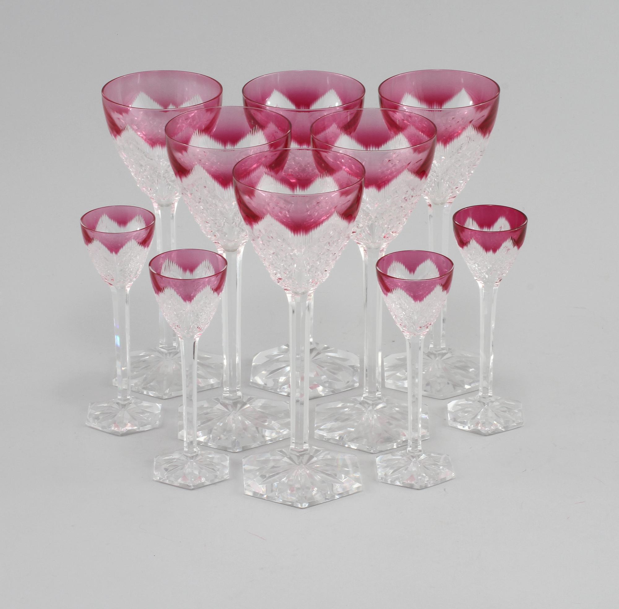 VINGLAS, 17 st, samt SNAPSGLAS, 7 st, omkring 1900-talets mitt.