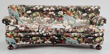 329. A Josef Frank three-seated sofa. Svenskt Tenn, model 968.