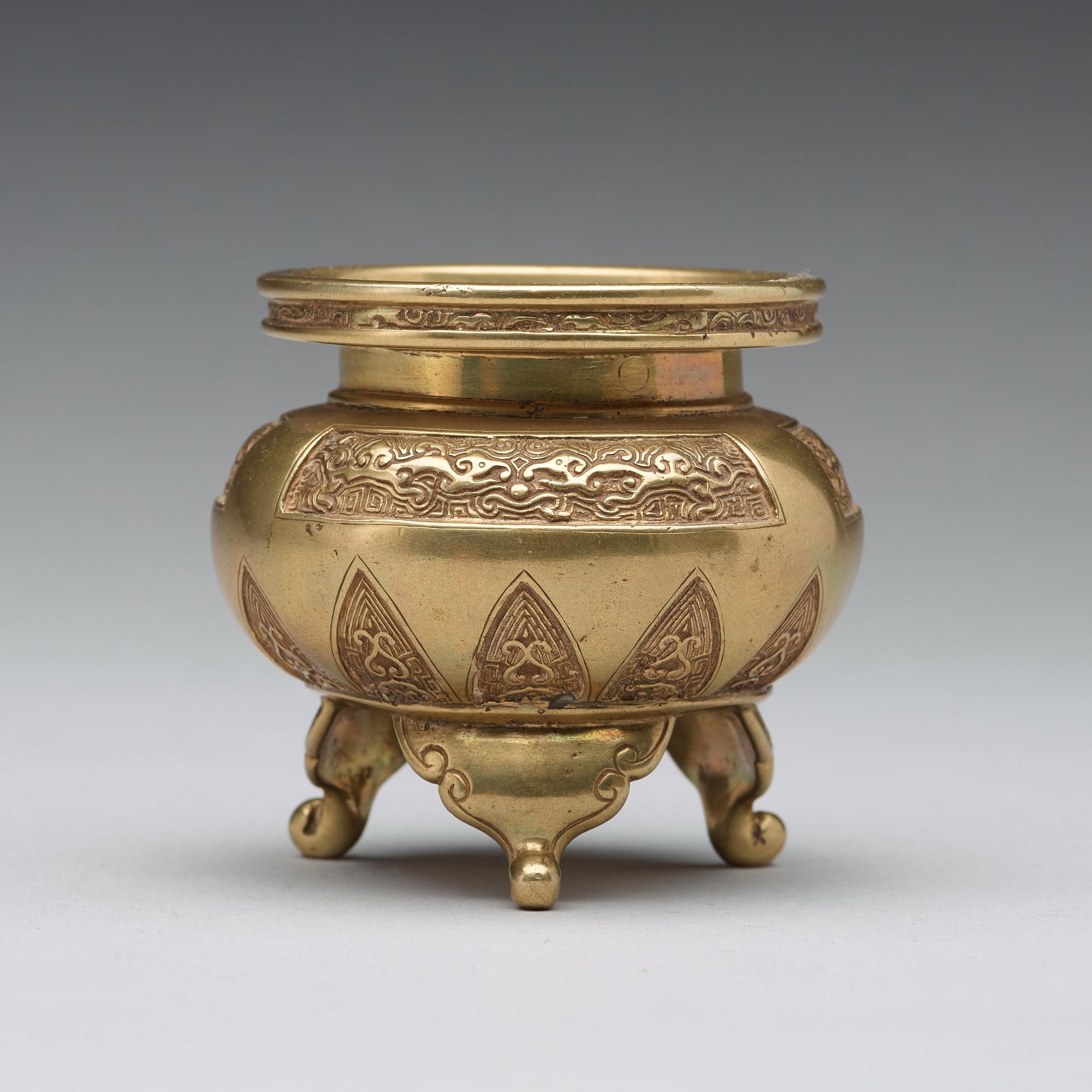 RÖKELSEKAR, brons. Qingdynastin (1644-1912).
