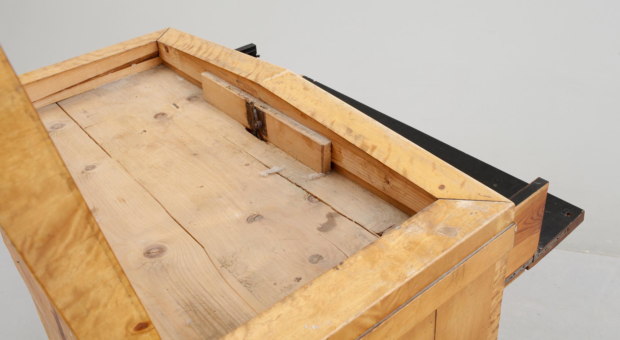 SKRIVBYRÅ, Karl-Johan, 1800-talets första hälft.