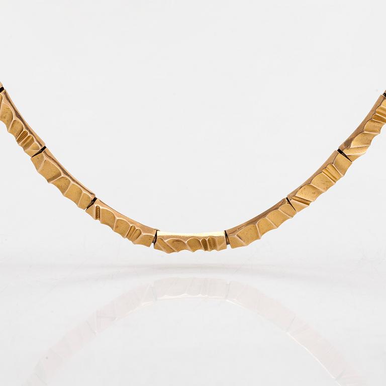 Zoltan Popovits, a 14K gold 'Egina' necklace for Lapponia 2001.