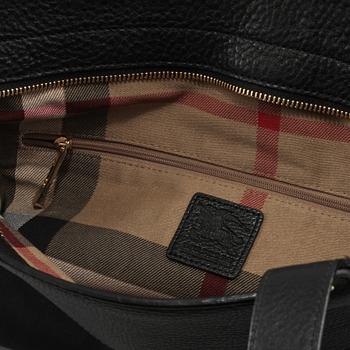 VÄSKA, Burberry, 2011.