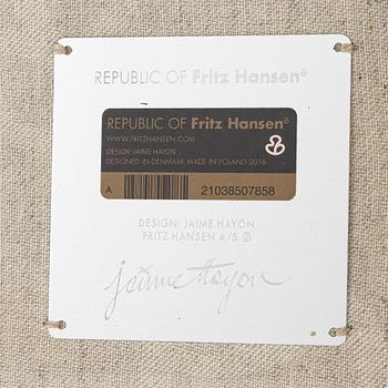 Jaime Hayon, fåtöljer, ett par, "Ro JH1", Republic of Fritz Hansen, 2016.