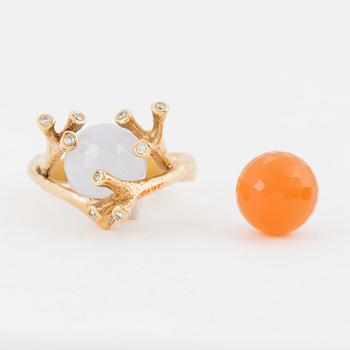 PER BORUP, "Twigs Changeling" ring med diamanter och fasettslipade kulor av kalcedon och karneol.