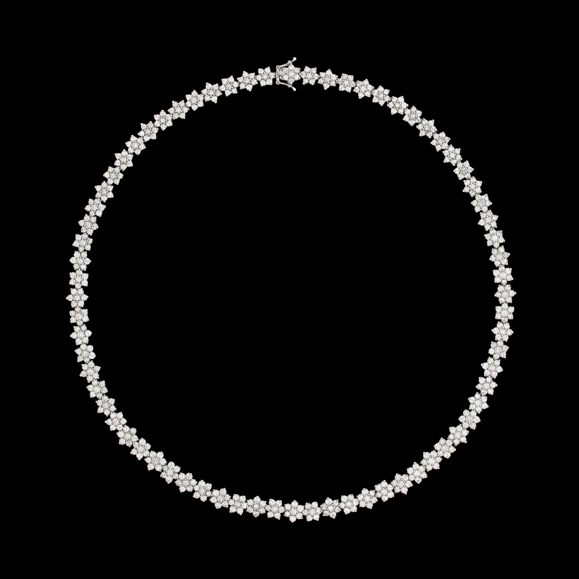 COLLIER, 504 briljantslipade diamanter, tot. 17.12 ct, i blomformationer.