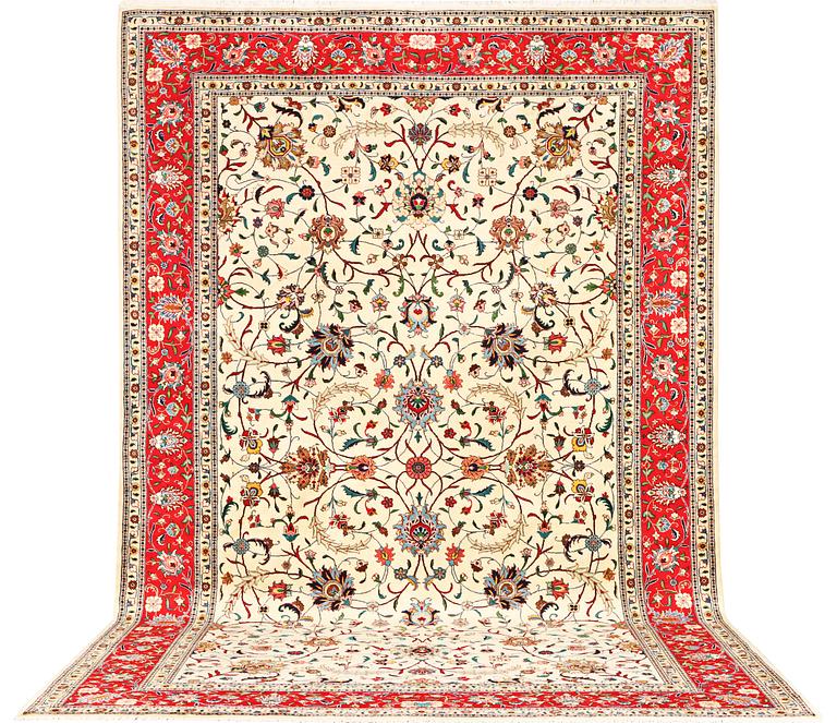 A Mahal carpet, c. 493 x 300 cm.