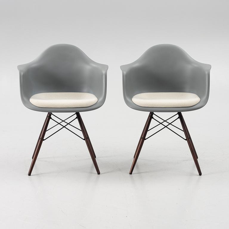 Charles & Ray Eames, Karmstolar ett par "Plastic Armchair DAW", Vitra.