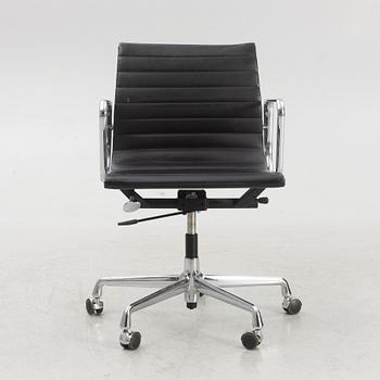 Charles & Ray Eames, kontorsstol, "EA117" Vitra.