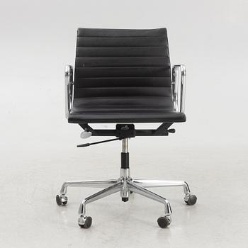 Charles & Ray Eames, office chair, "EA117" Vitra.