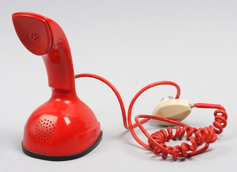 TELEFON. "Ericofonen", s.k. Kobra. Formgiven av Blomberg, Lysell och Thames. 1953-1954.