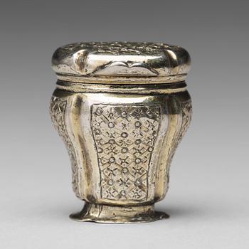 152. A Swedish 18th century silver-gilt snuff-box, unidentified marks, 1756.