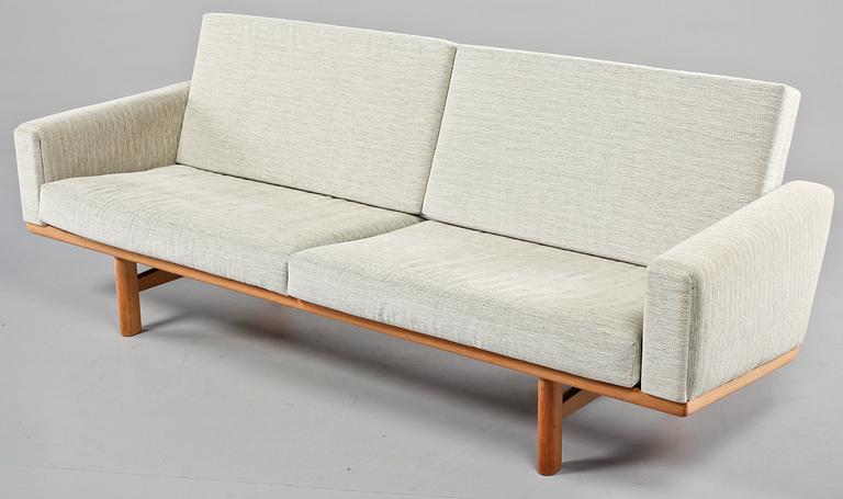 SOFFA, "GE 236", Hans J Wegner, 1900-talets andra hälft.