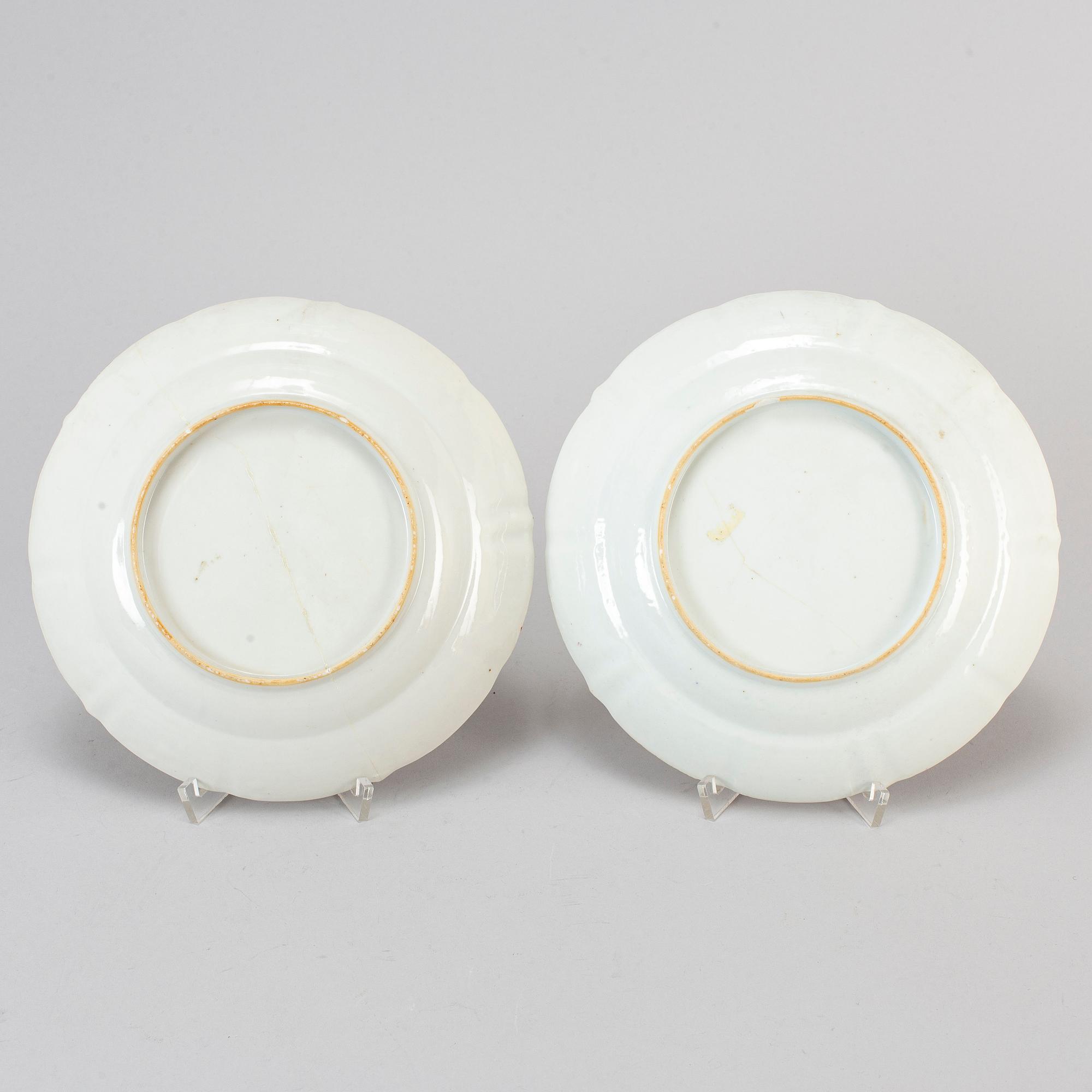 A pair of famille rose export porcelain dishes, Qing dynasty, Qianlong (.