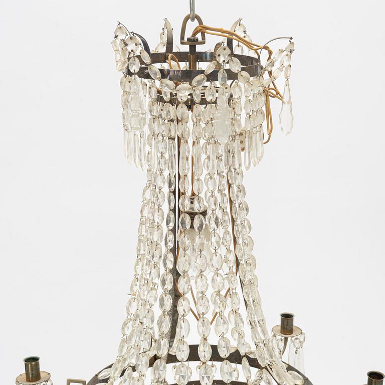 Ljuskrona, empirestil, 1900-talets första hälft.