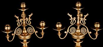 KANDELABRAR, ett par, mässing, Gusums bruk, Nr 9, 1900-talets första hälft.