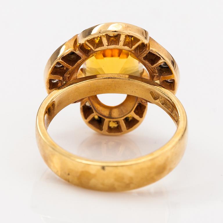 An 18K gold ring "Catherine Jagiellon" with citrines and ca 0.37 ct of diamonds. Ofelia Jewelry, Helsinki 1998.