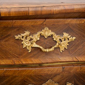 BYRÅ, rokoko, 1700-tal.