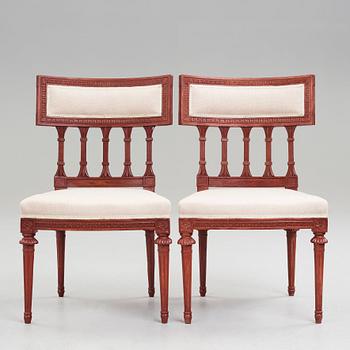 A pair of chairs and a sofa by Ephraim Ståhl (master in Stockholm 1794-1820), late Gustavian ca 1800.