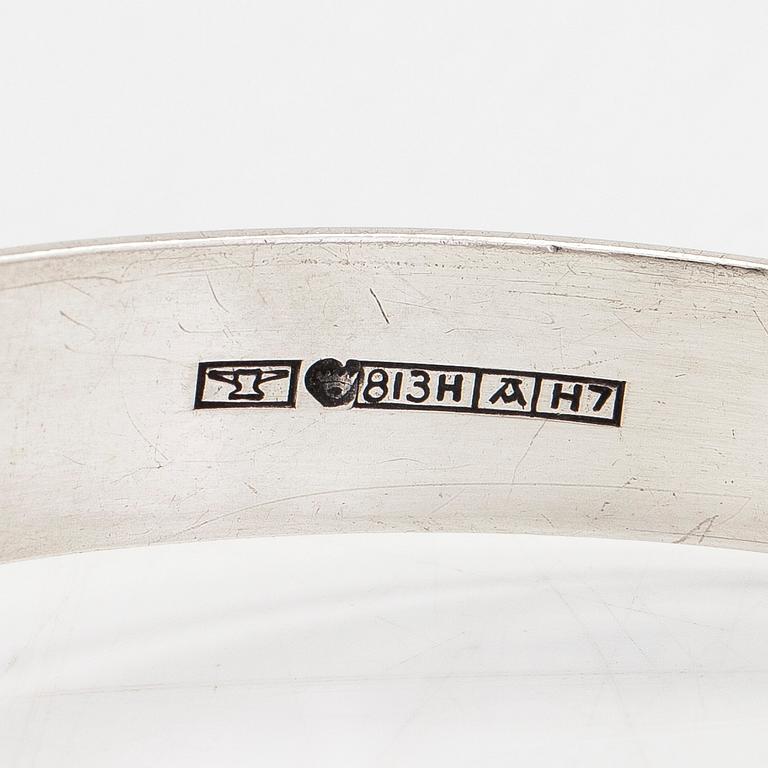 Elis Kauppi, Armband, silver och tigeröga. Kupittaan kulta, Åbo 1961.