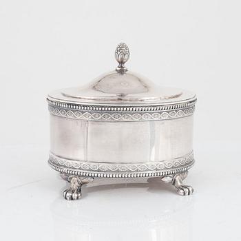 A Swedish silver sugar casket, mark of David Andersen & Co, Stockholm 1909.