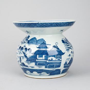 SPOTTKOPP, porslin, Kina, 1800-tal.