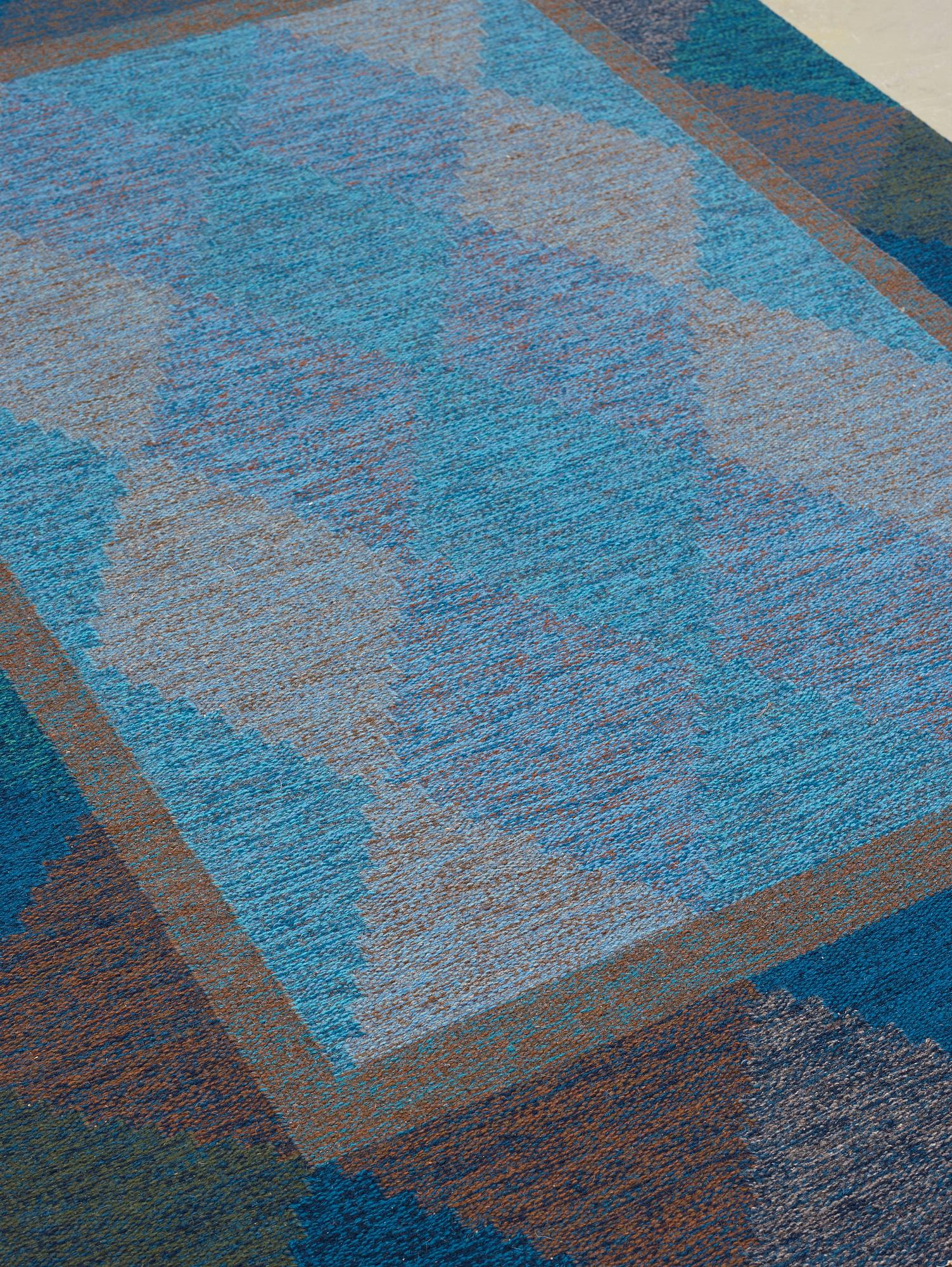CARPET. Flat weave. 240 x 171 cm. Signed GHV.