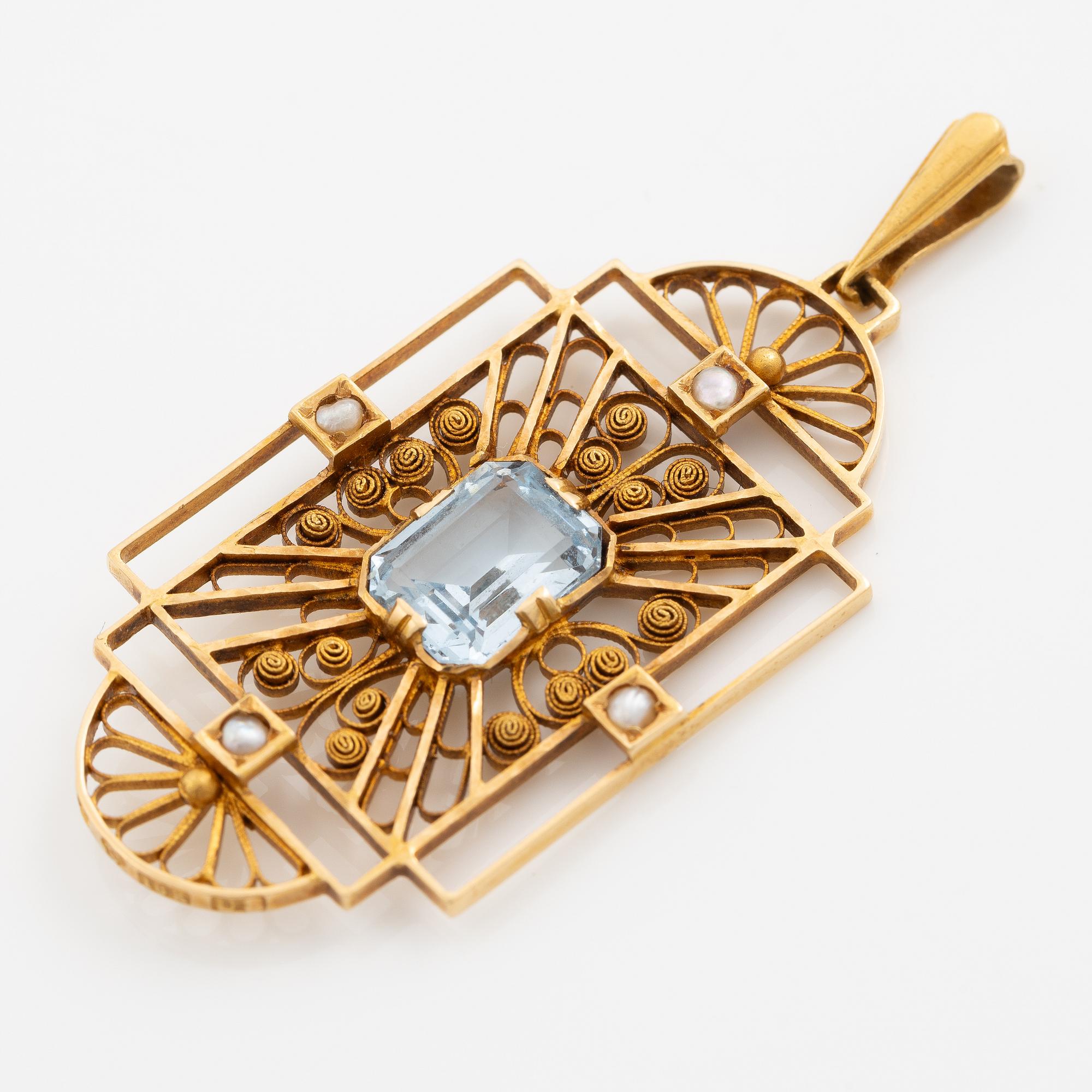 Pendant, 18K gold with small pearls and blue synthetic spinel, 1940s.