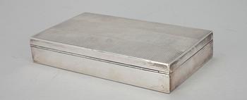 CIGARRETUI, silver, importstämplad av Ilmari Erling, Helsingfors 1938.