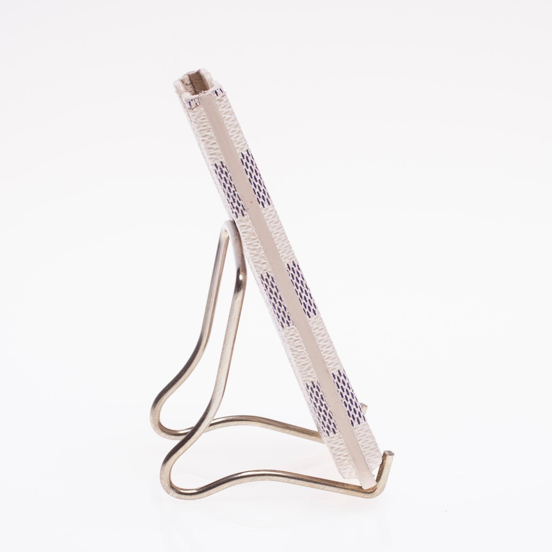 FODRAL, Louis Vuitton.