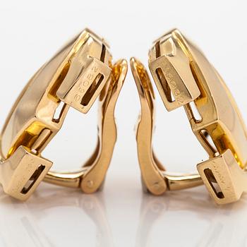 Cartier, earrings, "Penelope Double C", 18K gold with certificate.