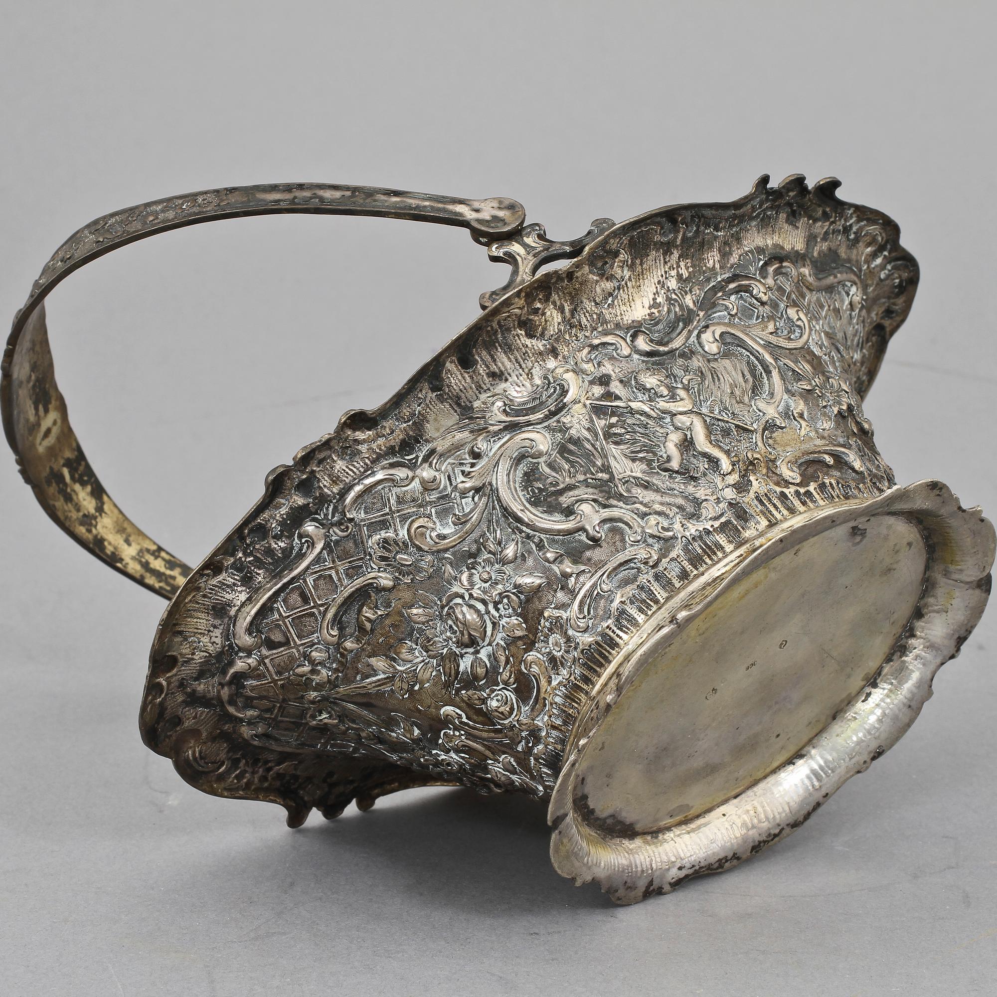 SKÅL samt KORG, silver, Tyskland, 1900-talets första hälft, 714 g.