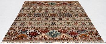 Rug, Pakistan, modern design. 251 x 173 cm.